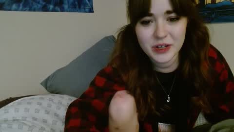 Snapshot of pillogoddess chatting on 01.03.25 PilloGoddess online show from 01.03.25