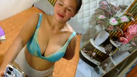 Snapshot of pinay_flor chatting on 06.13.26 IM FLOR online show from 06.13.26