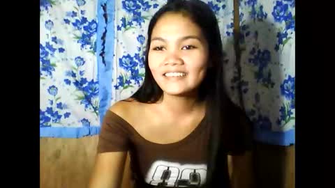 Snapshot of pinay_just18th chatting on 04.28.26 pinay_just18th online show from 04.28.26