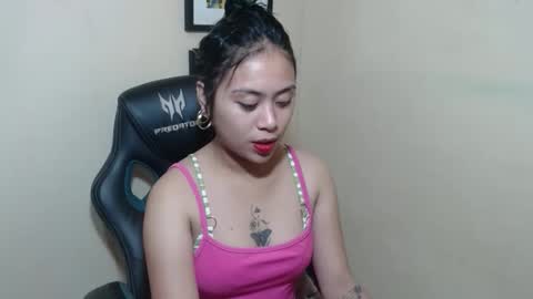 Snapshot of pinay_shinexxx chatting on 04.01.26 pinay_shinexxx online show from 04.01.26