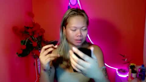 Snapshot of pinay_sweetlenatashaxx chatting on 10.19.25 call me natasha online show from 10.19.25