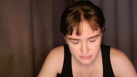 Snapshot of pineapple__mood chatting on 06.23.26 online show from 06.23.26