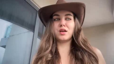 Snapshot of pingsonnenburg chatting on 12.16.25 Susie online show from 12.16.25