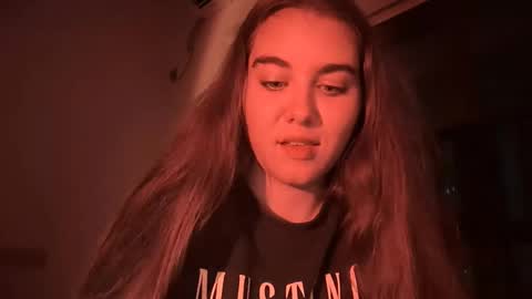 Snapshot of pingsonnenburg chatting on 01.12.26 Susie online show from 01.12.26