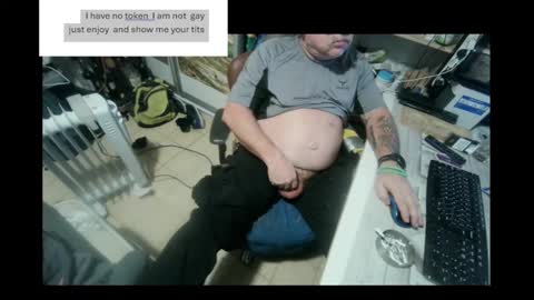 Snapshot of pini_z chatting on 12.23.24 pini_z online show from 12.23.24