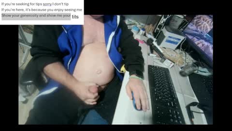 Snapshot of pini_z chatting on 01.10.25 pini_z online show from 01.10.25