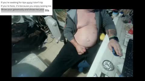 Snapshot of pini_z chatting on 01.15.25 pini_z online show from 01.15.25