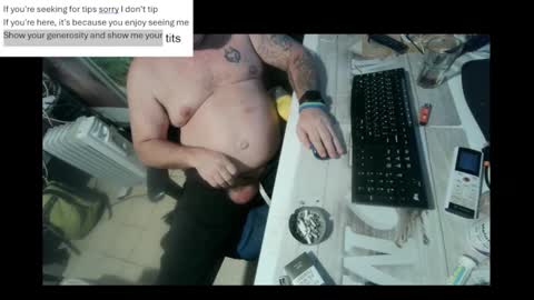 Snapshot of pini_z chatting on 01.18.25 pini_z online show from 01.18.25