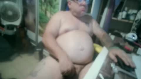 Snapshot of pini_z chatting on 10.16.25 pini_z online show from 10.16.25