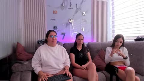 pink_as online show from 02.10.26