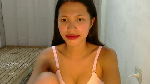Snapshot of pink_bubbles011 chatting on 05.27.26 pink_bubbles011 online show from 05.27.26