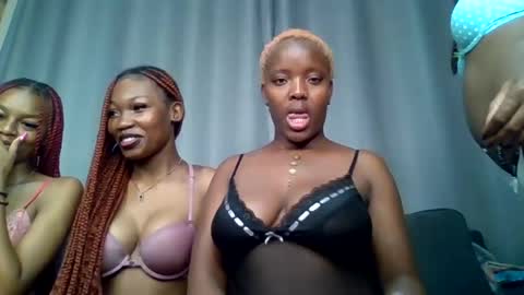 Snapshot of pink_nova chatting on 07.17.26 pinkyy online show from 07.17.26
