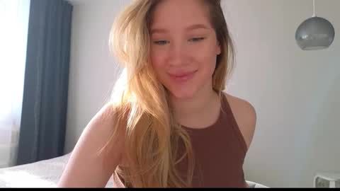 Snapshot of pink_rosee_ chatting on 10.12.25   online show from 10.12.25