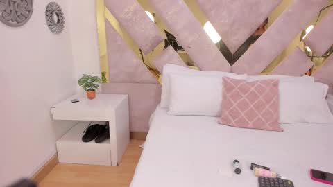 Pink Soul  online show from 11.17.25