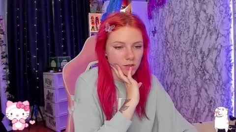 Snapshot of pink_ss chatting on 11.18.25 Saly online show from 11.18.25