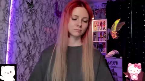 Snapshot of pink_ss chatting on 02.25.26 Saly online show from 02.25.26