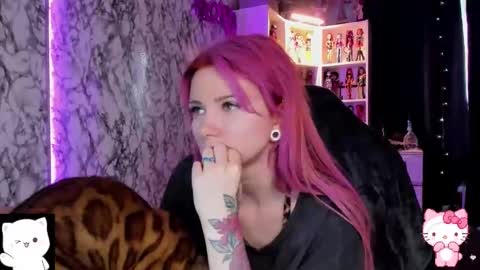 Snapshot of pink_ss chatting on 05.25.26 Saly online show from 05.25.26
