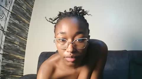 PinkyAura online show from 03.09.26