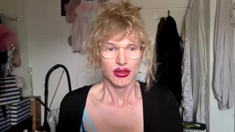 Snapshot of pinkfag chatting on 02.21.25 pinkfag online show from 02.21.25