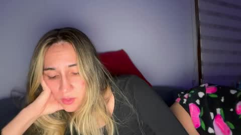 Snapshot of pinkilola chatting on 04.19.26 Pinkilola online show from 04.19.26