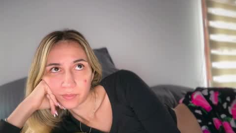 Snapshot of pinkilola chatting on 04.19.26 Pinkilola online show from 04.19.26