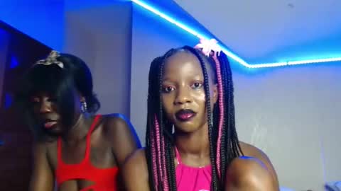 Snapshot of pinky_niela chatting on 11.30.25 Pinky online show from 11.30.25