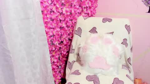 Snapshot of pinky_purr chatting on 10.02.25 Pinky Purr online show from 10.02.25