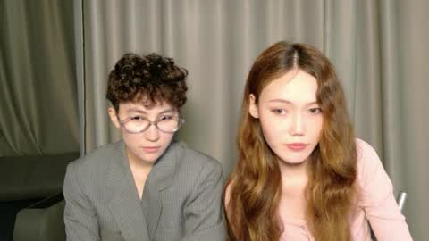 Snapshot of pinkylovers chatting on 05.23.26 Li long hair and Ru short hair online show from 05.23.26