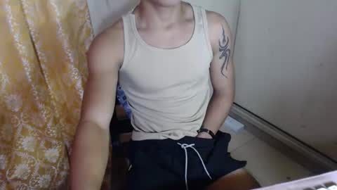 Snapshot of pinoy_palautogxxx chatting on 12.20.25 pinoy_palautogxxx online show from 12.20.25