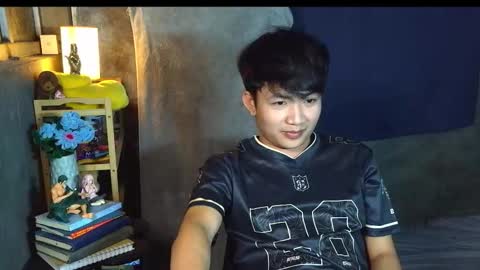 Snapshot of pinoy_petitehugecock chatting on 02.04.26 alex online show from 02.04.26