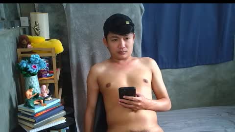 Snapshot of pinoy_petitehugecock chatting on 02.05.26 alex online show from 02.05.26