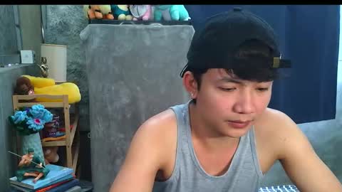 Snapshot of pinoy_petitehugecock chatting on 02.11.26 alex online show from 02.11.26