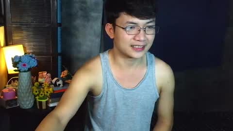 Snapshot of pinoy_petitehugecock chatting on 05.04.26 alex online show from 05.04.26