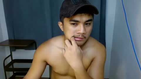 Snapshot of pinoyadriannexxx chatting on 07.22.26 Adrianne online show from 07.22.26