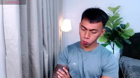 Snapshot of pinoymilker chatting on 06.10.26 ethan online show from 06.10.26