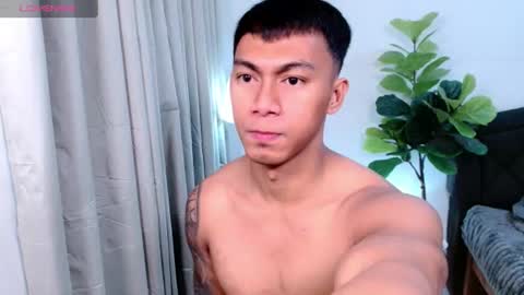 Snapshot of pinoymilker chatting on 06.12.26 ethan online show from 06.12.26