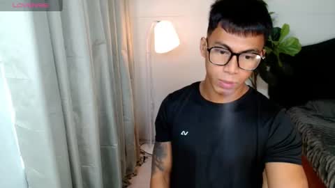 Snapshot of pinoymilker chatting on 06.26.26 ethan online show from 06.26.26