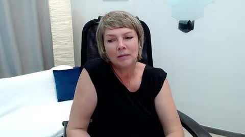 Bella online show from 09.22.25