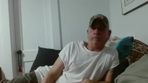 Snapshot of pirate334 chatting on 05.19.26 pirate334 online show from 05.19.26