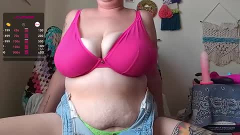 Em online show from 12.15.24