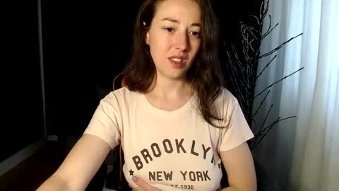 piscesgirl06 online show from 10.18.25