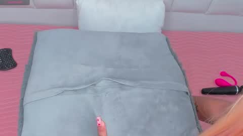 PittAndLunaa69 online show from 02.13.25