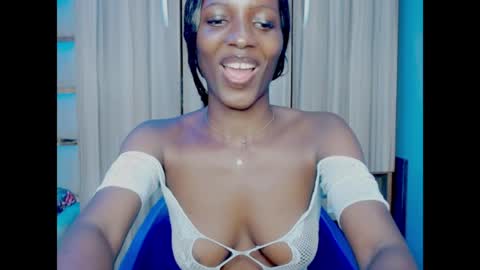 Snapshot of pixie_pulse chatting on 05.22.26 Ella online show from 05.22.26
