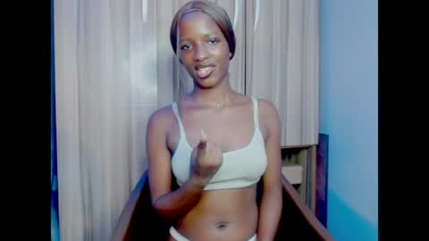 Snapshot of pixie_pulse chatting on 05.28.26 Ella online show from 05.28.26