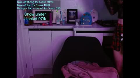 Snapshot of pixiehole4u chatting on 10.22.25 pixiehole4u online show from 10.22.25