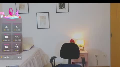 Angie Henao online show from 02.04.25