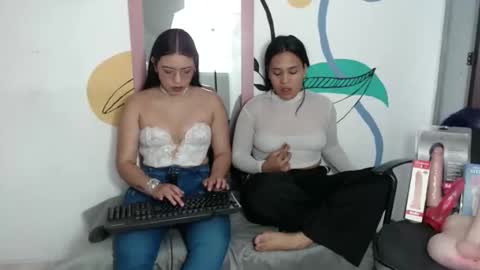 Snapshot of playful_girls3909 chatting on 02.23.25 sweed online show from 02.23.25