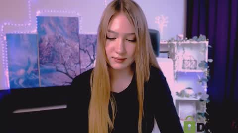 Sophie online show from 02.19.25