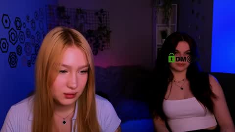 Snapshot of playful_sophie chatting on 04.25.26 Sophie online show from 04.25.26