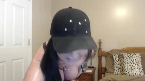 Snapshot of playfulkitten17 chatting on 04.24.26 playfulkitten17 online show from 04.24.26